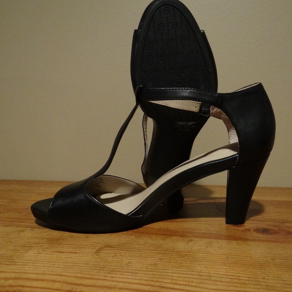 Giani Bernini Womens Claraa T-Strap Dress Sandals - Picture 4 of 8